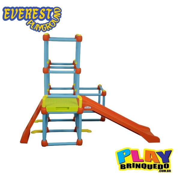 Playground Everest Com Escorregador